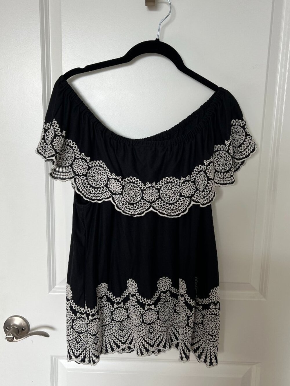 Fever Black Embroidered Off the Shoulder Shirt Size XL